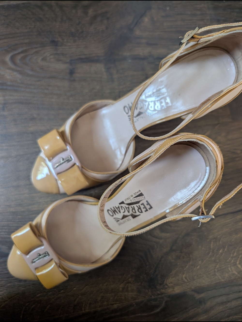 Salvatore Ferragamo Women's Beige Patent Bow Ankle-Strap Pumps - Picture 3 of 5